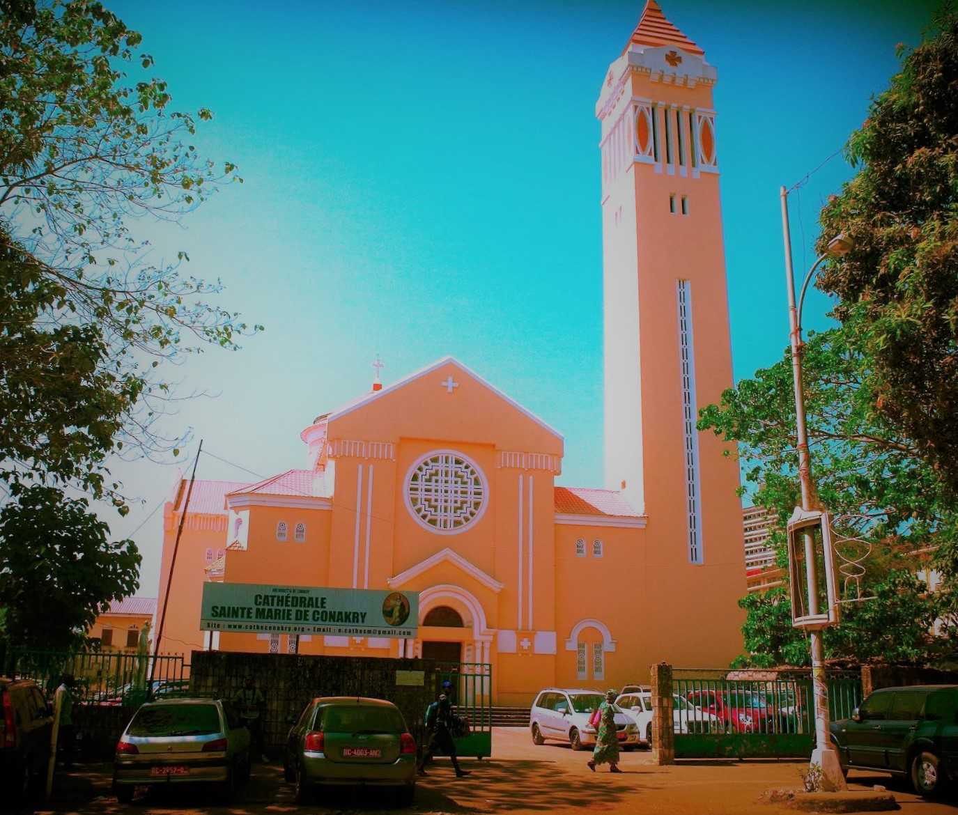 Cathedrale-Conakry-vitraux-francis-chigot