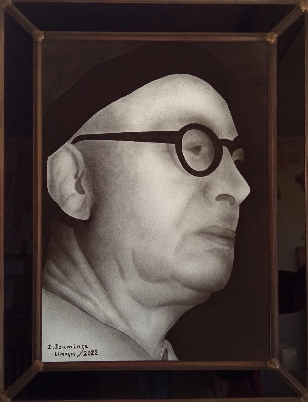 Portrait de Francis Chigot peint à la grisaille par le maître verrier Didier Douminge, 2022